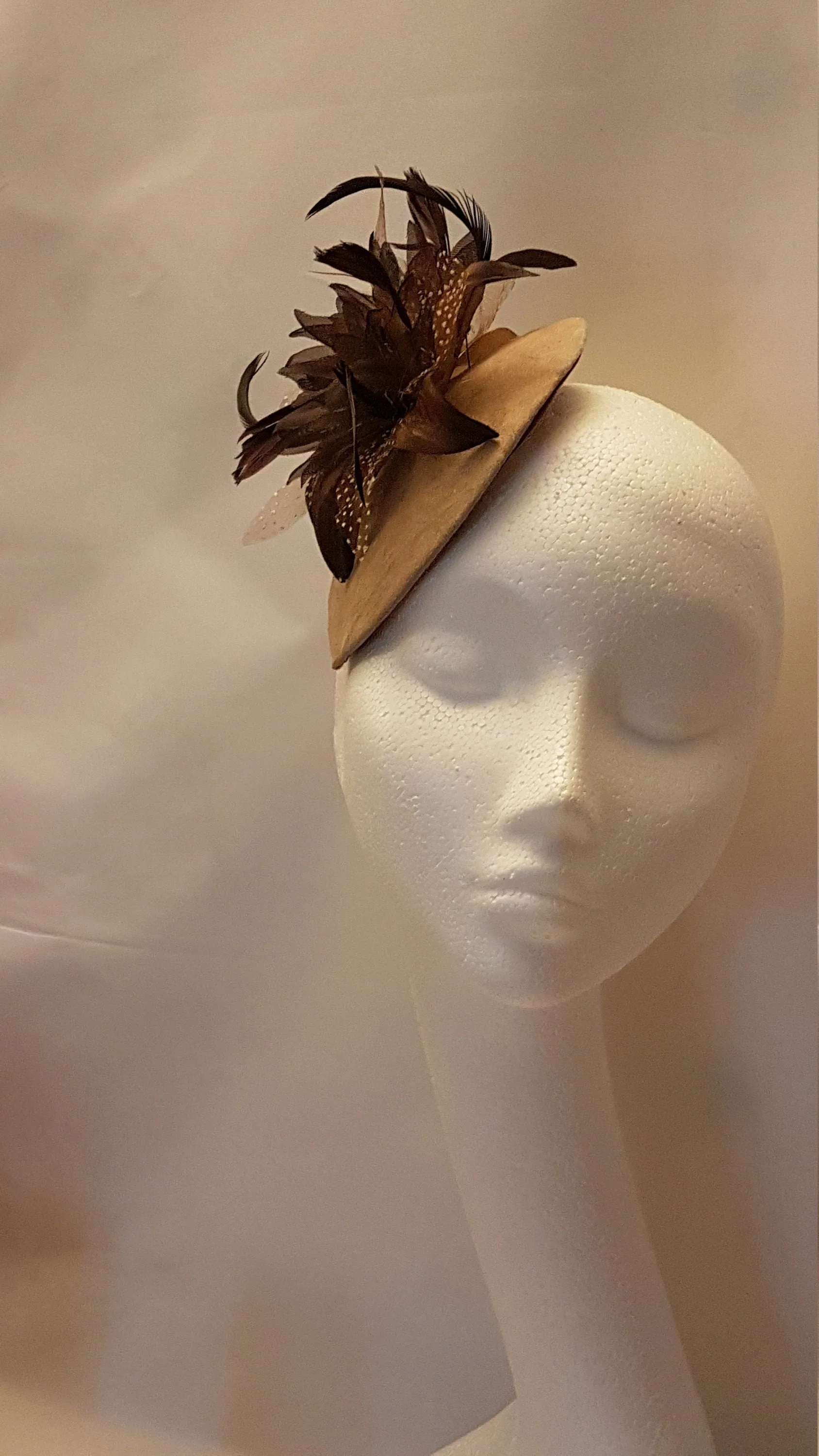 Fascinator Brown hat fascinator #Brown Small Teardrop Suved Velvet hat Brown floral Ascot Wedding Race Cocktail Party Church hat fascinator