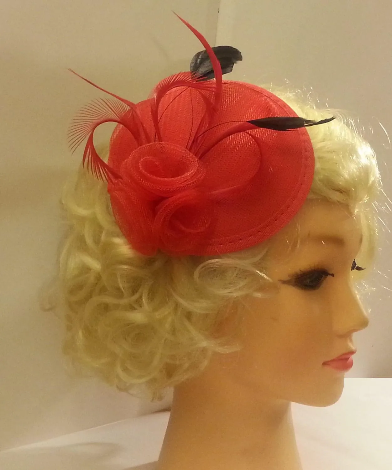 Fascinator, Feather fascinator hat, 40s 50s Hat,  Red hat, Race Fascinator, Cocktail hat, Prom hat,  Red Ascot Hat,  Red feather fascinator