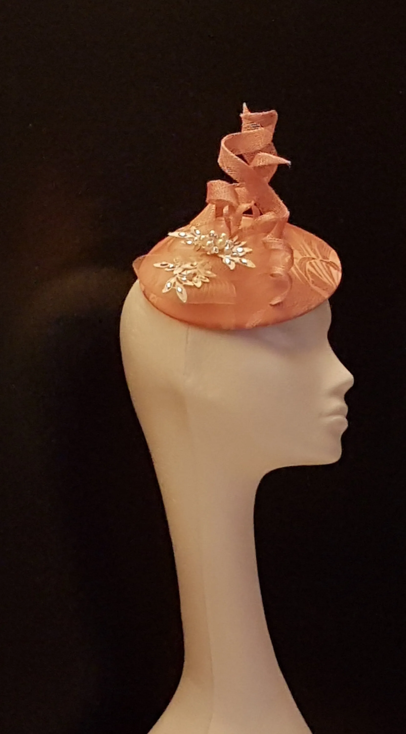 Fascinator Hat, 40s 50s Pink Hat fascinator #Pink hat fascinator, Peachy Pink Cocktail hat, Ladies day, Ascot hat, Peach pink Derby hat