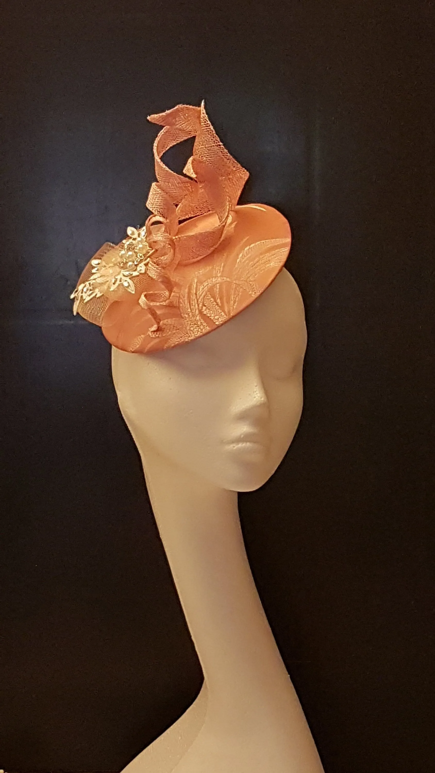 Fascinator Hat, 40s 50s Pink Hat fascinator #Pink hat fascinator, Peachy Pink Cocktail hat, Ladies day, Ascot hat, Peach pink Derby hat