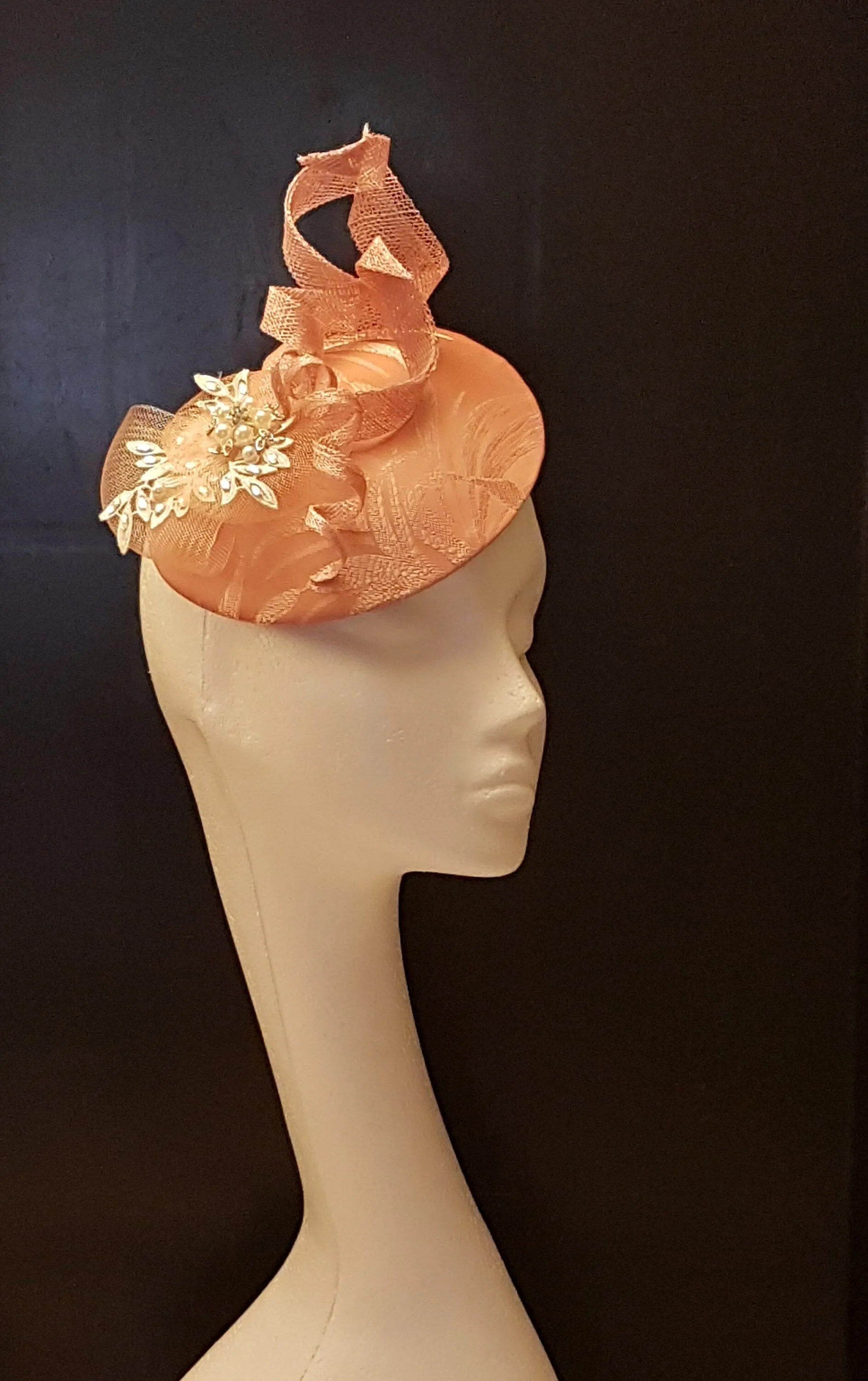Fascinator Hat, 40s 50s Pink Hat fascinator #Pink hat fascinator, Peachy Pink Cocktail hat, Ladies day, Ascot hat, Peach pink Derby hat