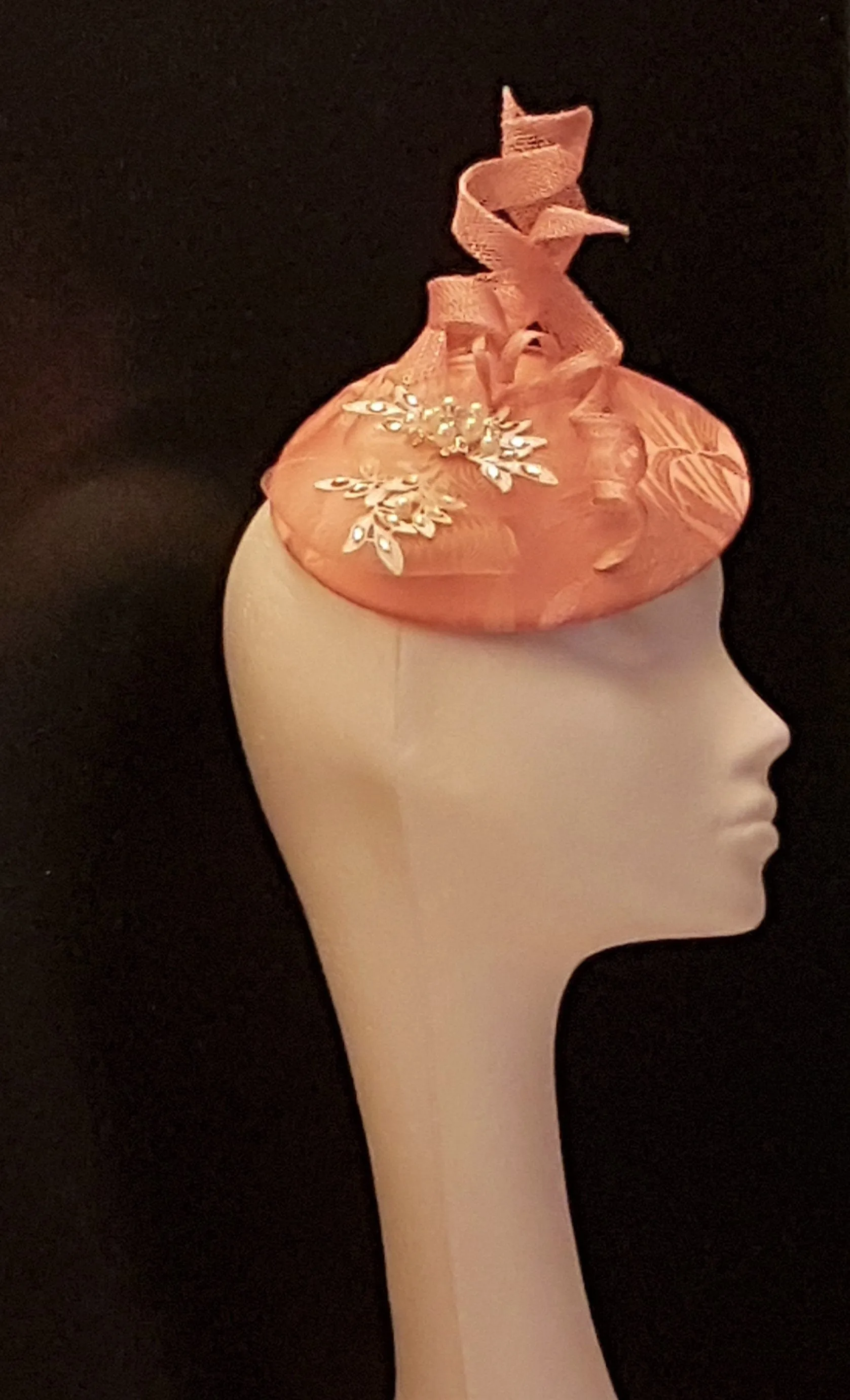 Fascinator Hat, 40s 50s Pink Hat fascinator #Pink hat fascinator, Peachy Pink Cocktail hat, Ladies day, Ascot hat, Peach pink Derby hat