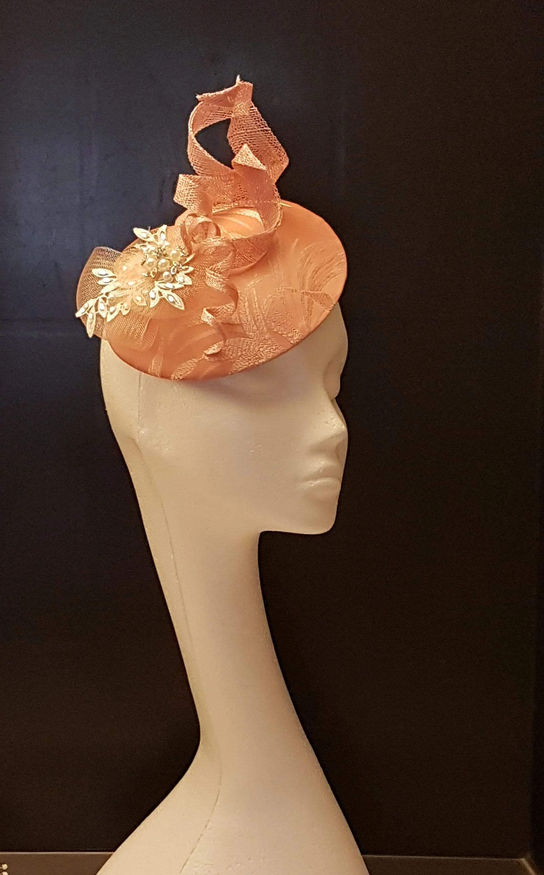 Fascinator Hat, 40s 50s Pink Hat fascinator #Pink hat fascinator, Peachy Pink Cocktail hat, Ladies day, Ascot hat, Peach pink Derby hat