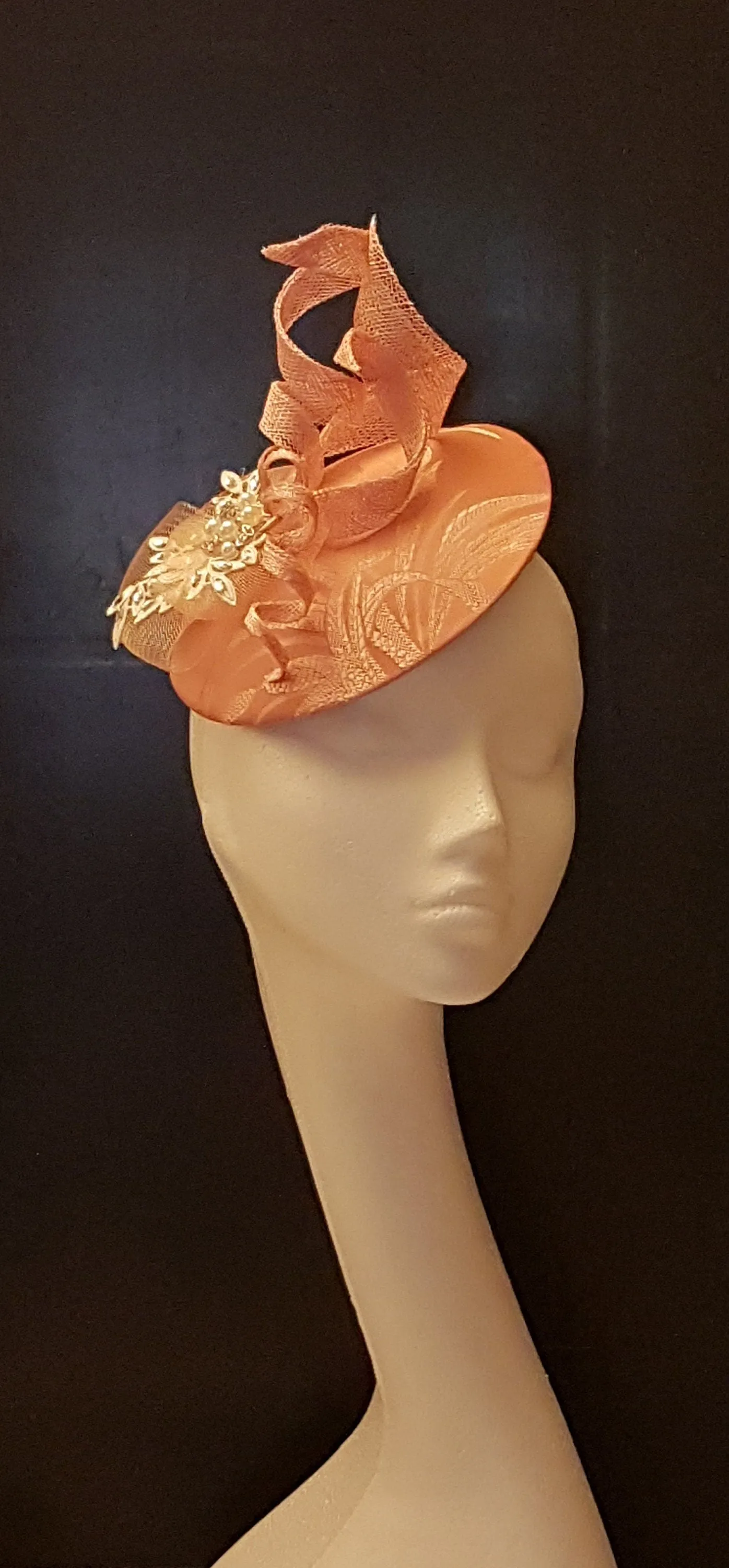 Fascinator Hat, 40s 50s Pink Hat fascinator #Pink hat fascinator, Peachy Pink Cocktail hat, Ladies day, Ascot hat, Peach pink Derby hat