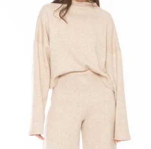 FUNNEL NECK TOP