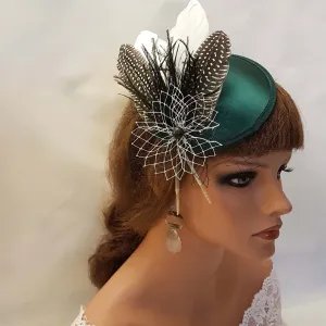 Hat fascinator Vintage 40s 50s BOTTLE GREEN feather Hatinator Green Fascinator Hat Race Cocktail  Ascot party hat Wedding party  fascinator