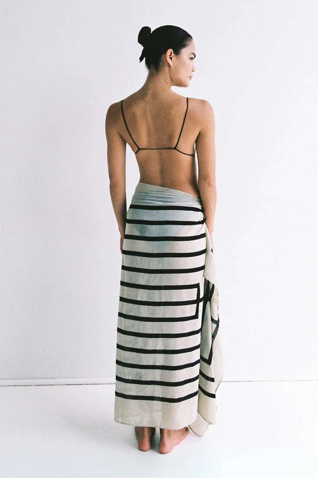 KRYS SARONG CREAM   BLACK