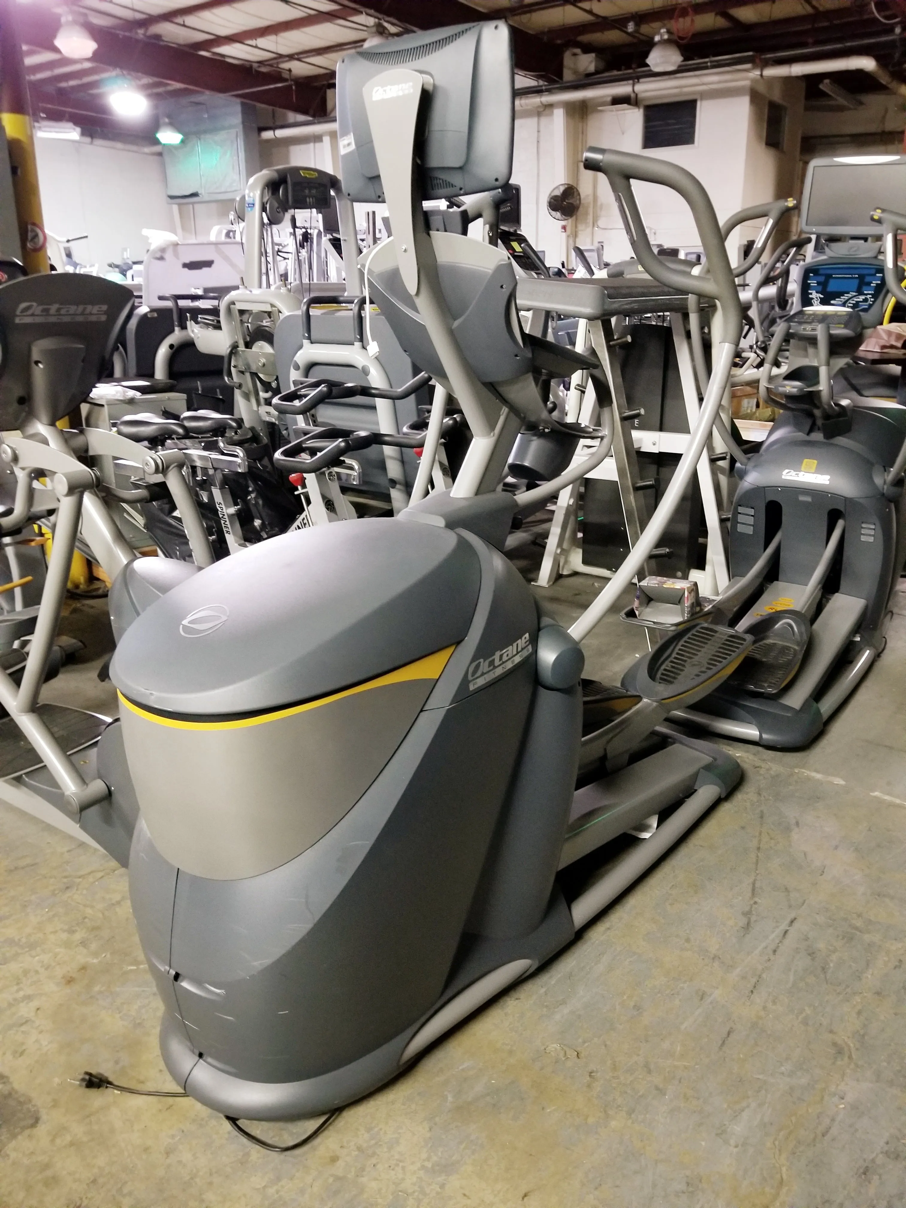 OCTANE FITNESS PRO 4700 ELLIPTICAL
