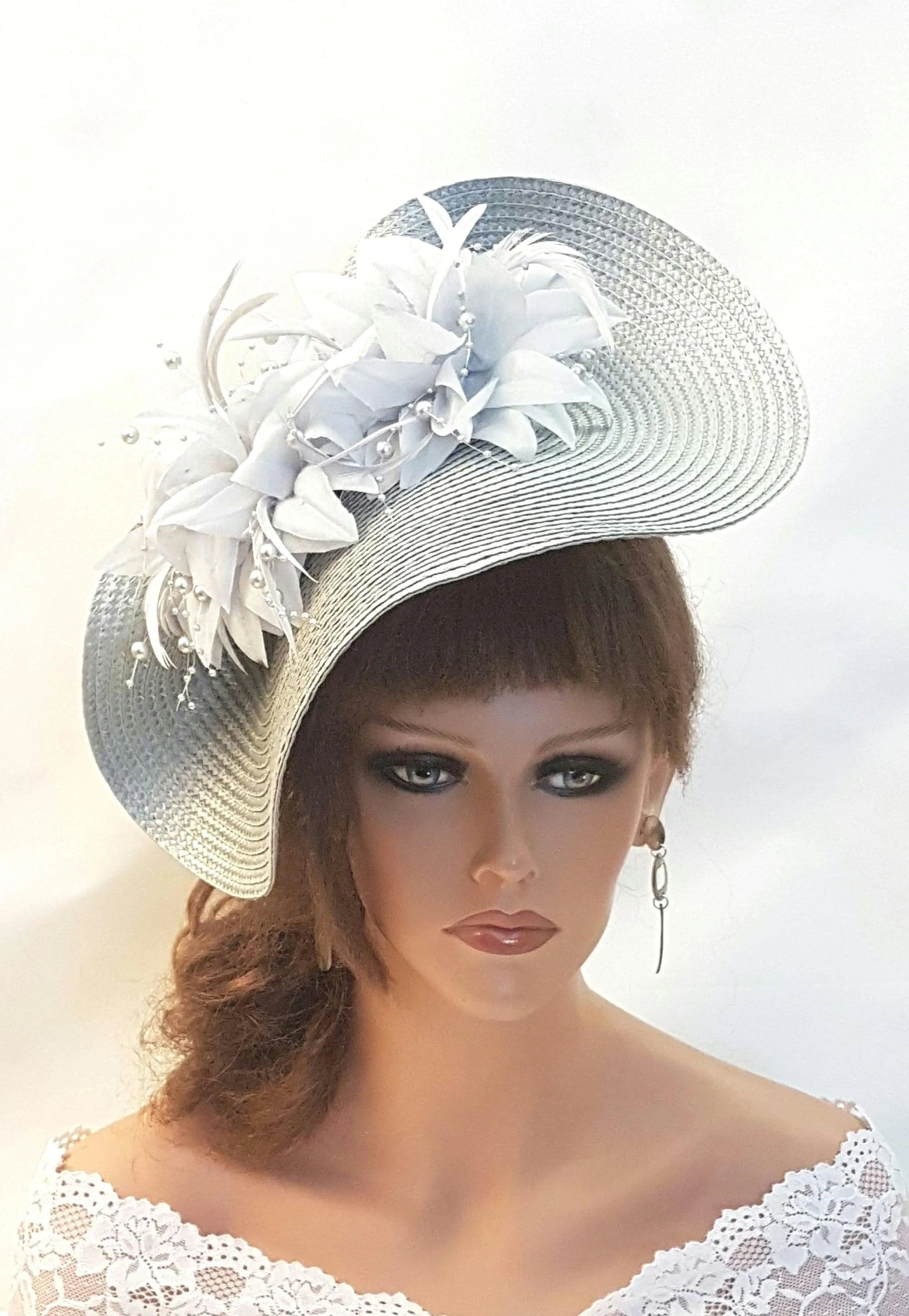 SILVER GREY HAT Fascinator, Large hatinator with long Quil Floral hat. Church, Derb-, Ascot,Wedding, TeaParty hat. Mother of Bride/Groom Hatinator