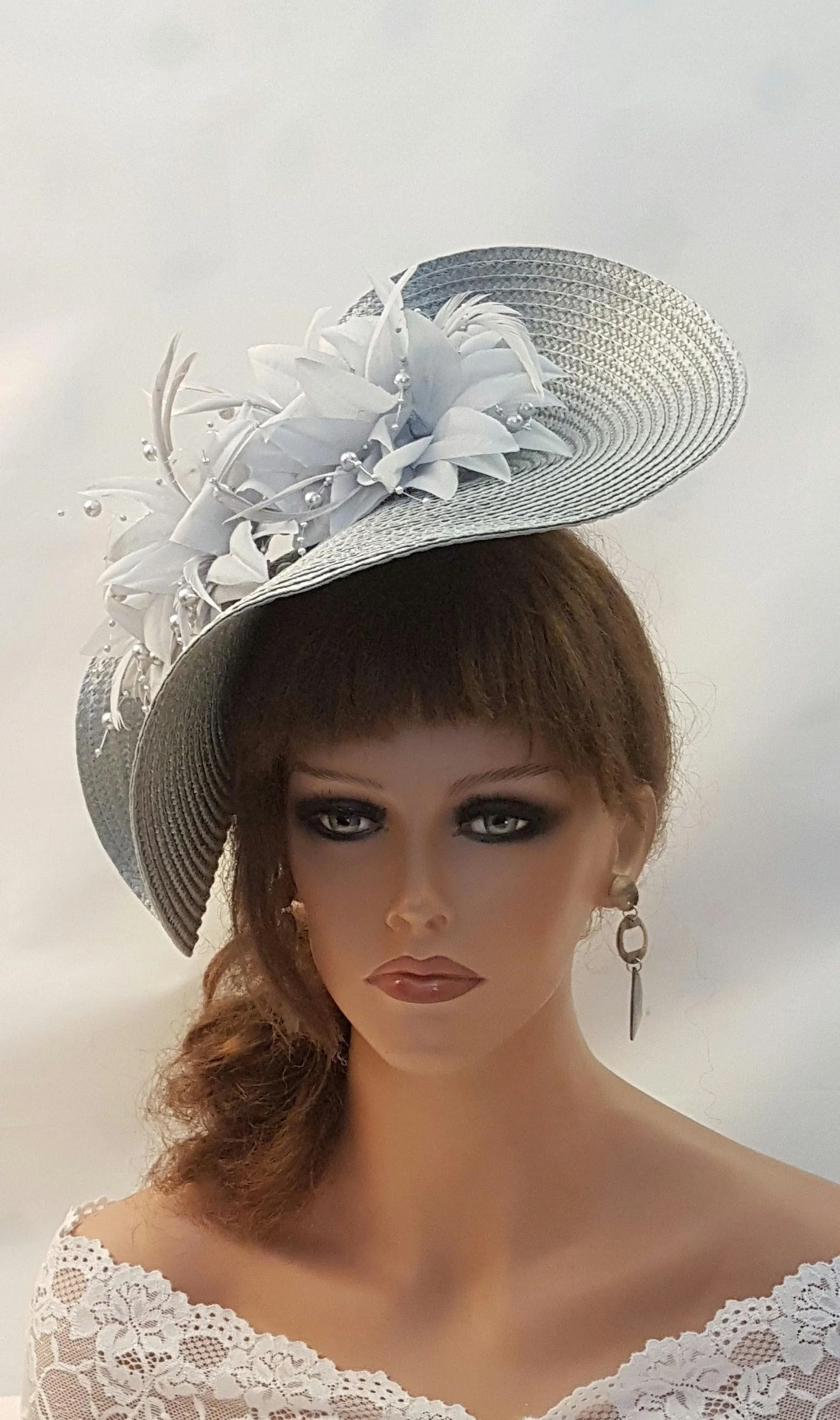 SILVER GREY HAT Fascinator, Large hatinator with long Quil Floral hat. Church, Derb-, Ascot,Wedding, TeaParty hat. Mother of Bride/Groom Hatinator