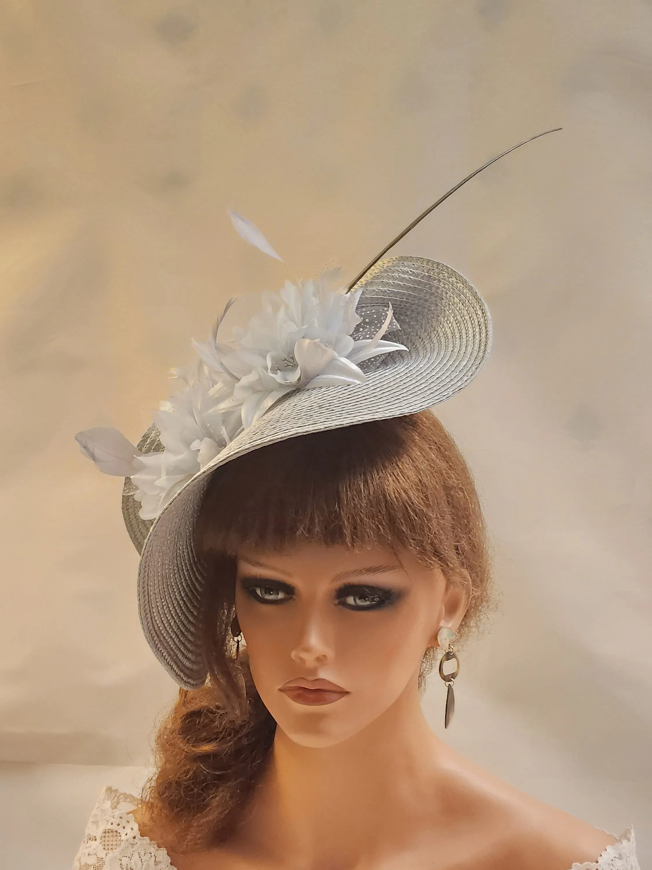 SILVER GREY HAT Fascinator, Large hatinator with long Quil Floral hat. Church, Derb-, Ascot,Wedding, TeaParty hat. Mother of Bride/Groom Hatinator