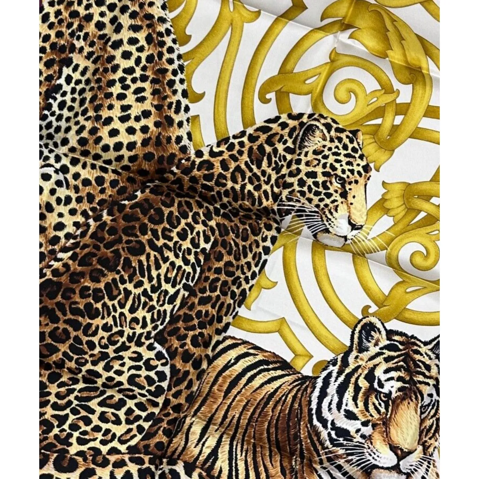 VTG NIB Salvatore Ferragamo Womens 100% Silk Square Scarf Tigers 34"