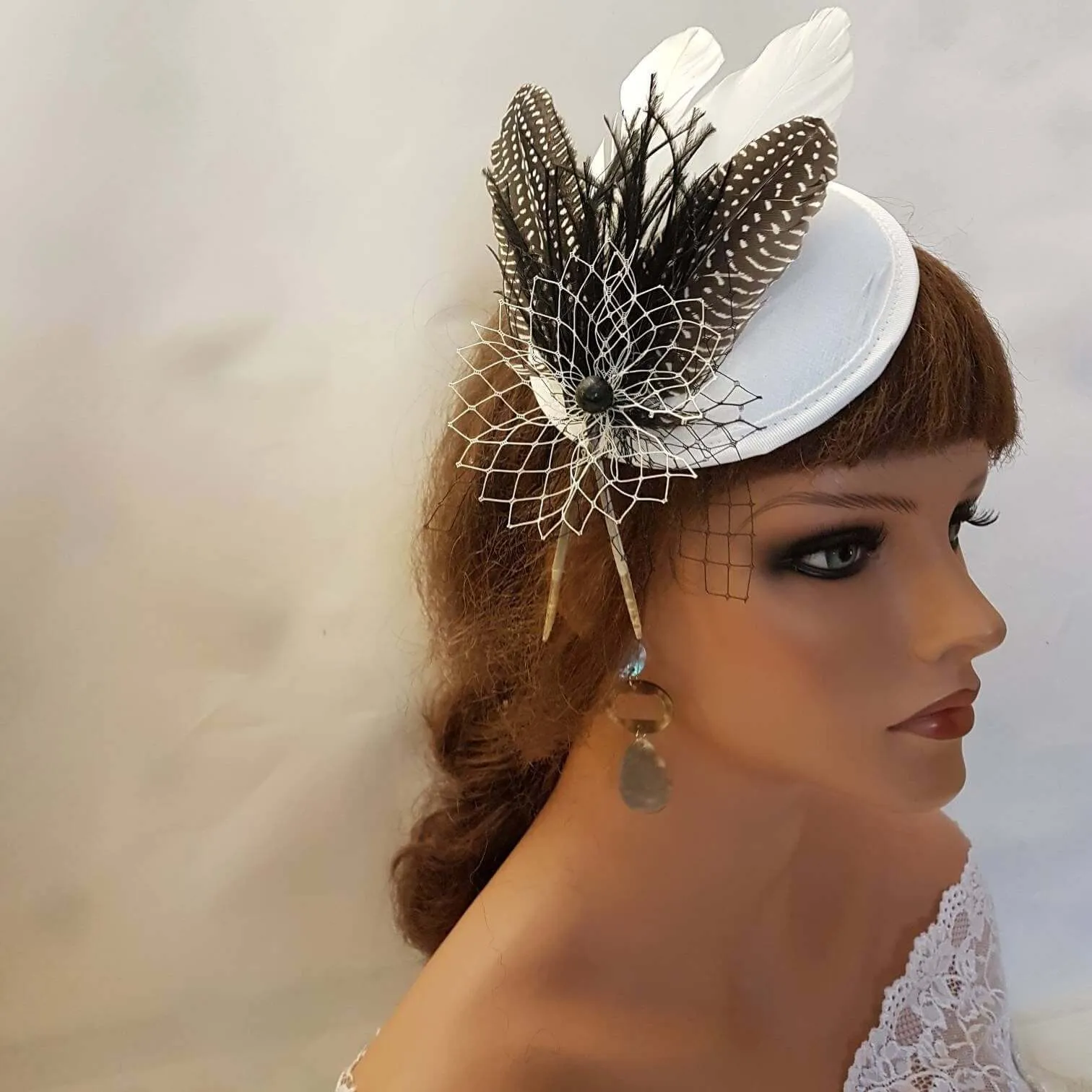 WHITE HAT FASCINATOR Feather Hat, Vintage White  Hat, White Fascinator Hat, Race, Cocktail hat,  Ascot Hat, Cocktail hat, Wedding headpiece